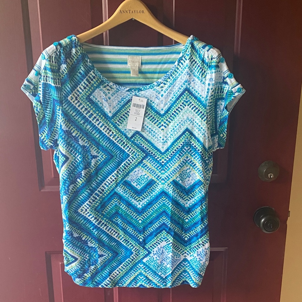 Chico’s Teal and White Geometric Short Sleeve Top